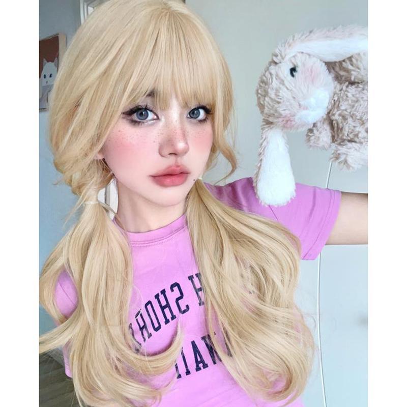 GDS Wigs วิกผมลอนสีบลอนด์ มีหน้าม้า (ยาว 60 cm)