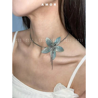 Niche Design Sweet Cool Aesthetic Blue Gradient Flower Tassel Necklace, Luxury Elegant Clavicle Chain