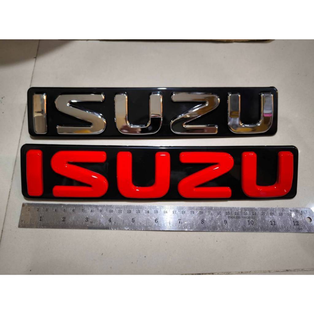 จัดส่งไว มีส่งด่วน โลโก้ isuzu หน้ากระจังปี 2012 all new ถึง 2019 มี 2 สีให้เลือก ขนาดความยาว 31 cm สูง 6 cm