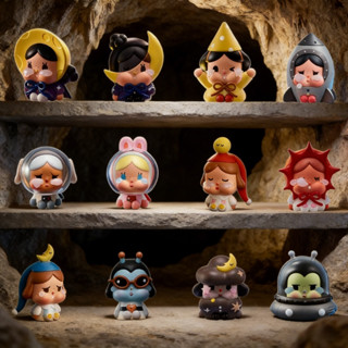 POPMART CRYBABY Running Moon นั่ง Series รูปของเล่นปริศนากล่…