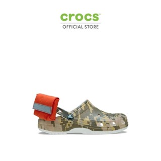 CROCS รองเท้าลำลองผู้ใหญ่ CLASSIC DIGITAL CAMO CLOG รุ่น 211…