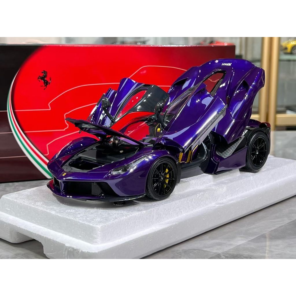 คลังสินค้าพร้อม BBR 1: 18 Ferrari LaFerrari LaFerrari Collection โลหะผสมโมเดลรถเปิดเต็มรูปแบบ