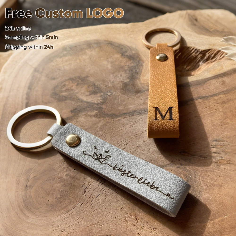 ฟรีส่วนบุคคลแกะสลักหนัง PU พวงกุญแจชื่อวันที่พวงกุญแจสําหรับของขวัญวันเกิดสําเร็จการศึกษางานแต่งงาน