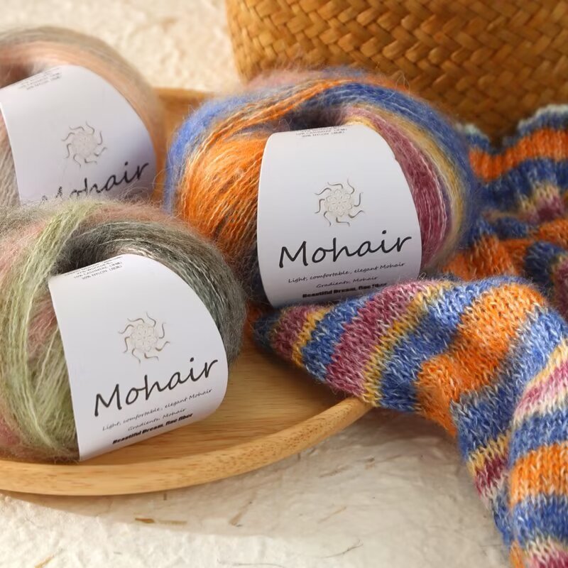 25g Gradient Ombre Mohair เส้นด้ายสีลูกกวาดถักด้วยมือ Super Soft Long Pile เส้นด้ายมันเงา Ball