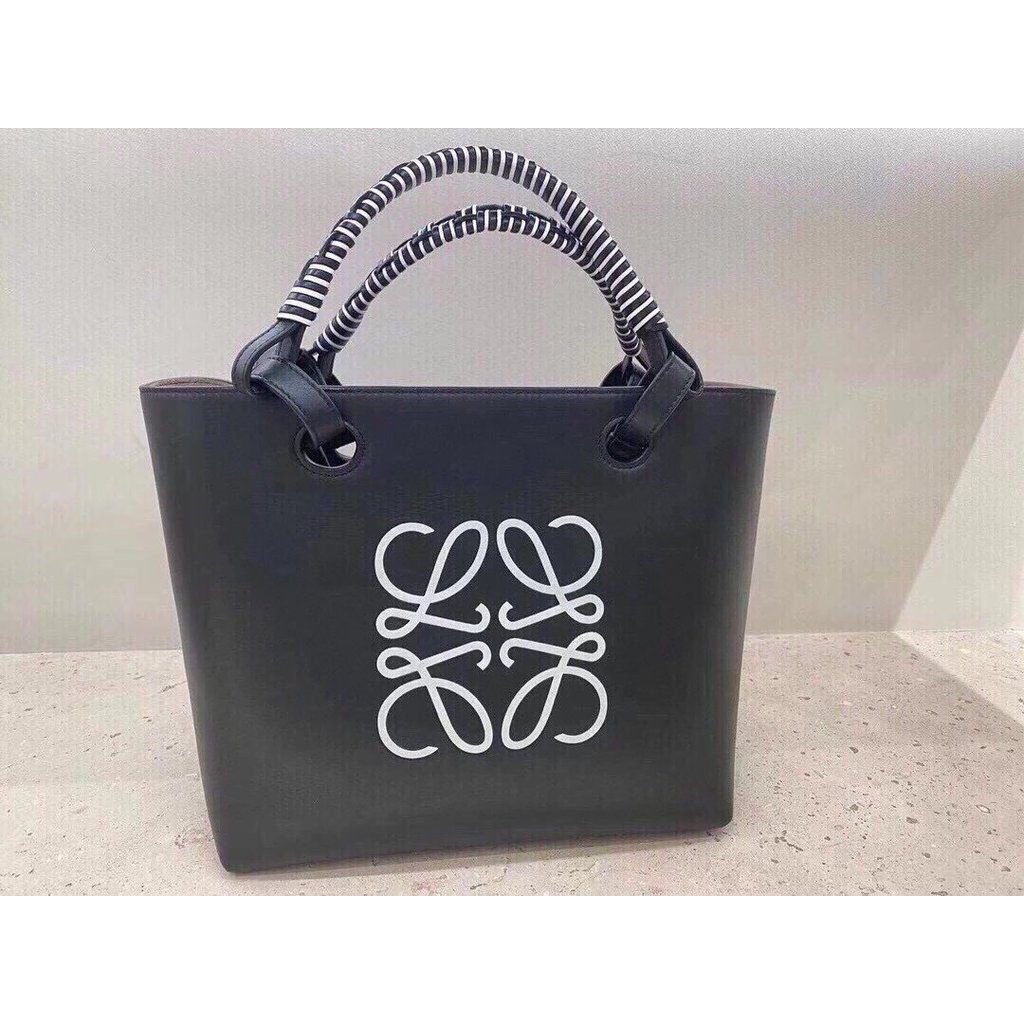 กระเป๋าช้อปปิ้ง Anagram Tote