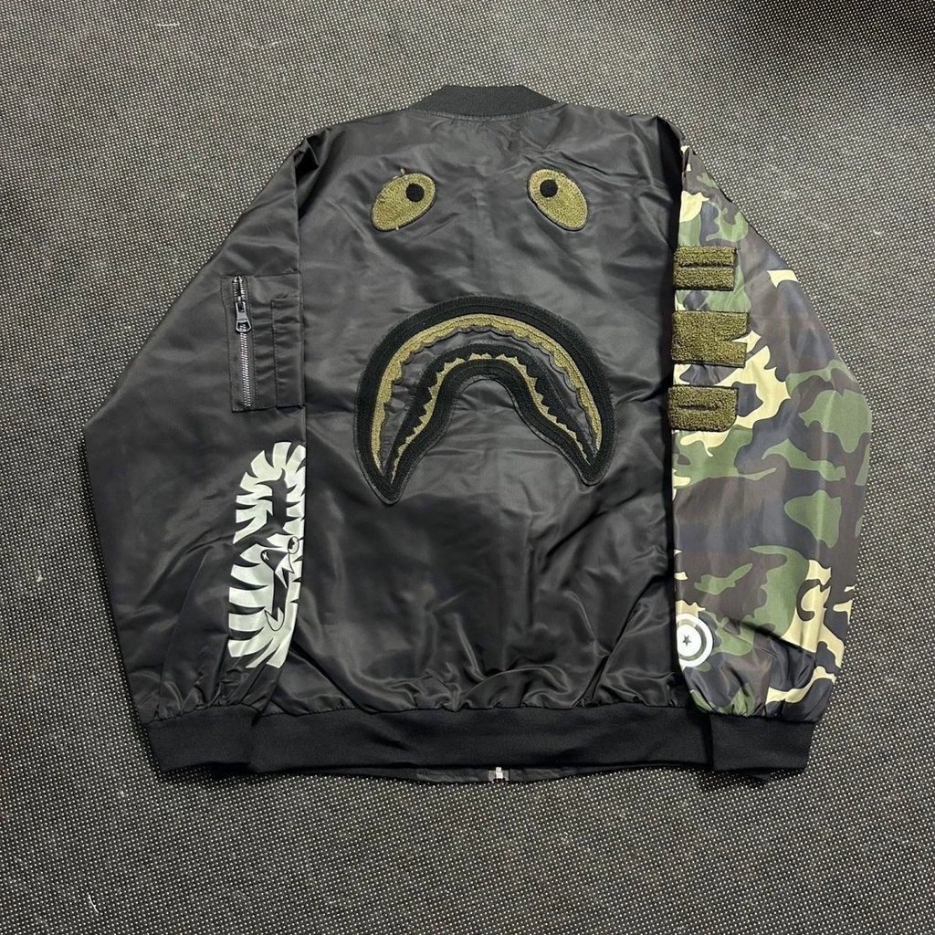 Bape Camouflage Flight Suit Jacket ชายหญิงนักเรียนหลวมเกาหลีรุ่น Shark Camouflage แจ็คเก็ตหนาชุดเบสบ