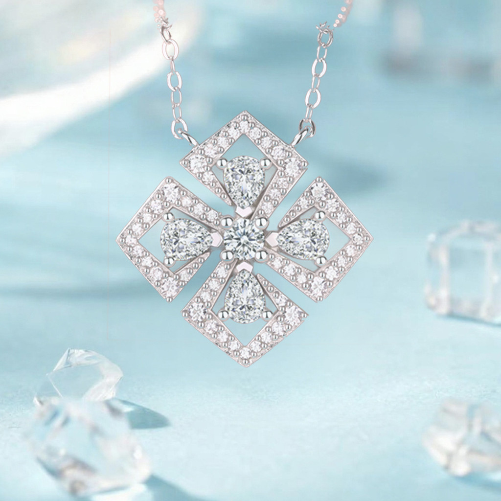 สร้อยคอฝัง Moissanite แบบ Clavicle Chain จาก Changjiu