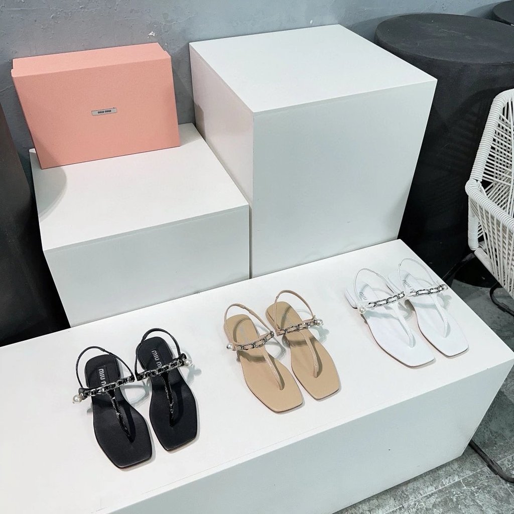 คุณภาพสูง Miumiu Miumiu 2024 ฤดูใบไม้ผลิฤดูร้อนเว็บไซต์อย่างเป็นทางการสไตล์ใหม่สุภาพสตรีรองเท้าแตะแบ