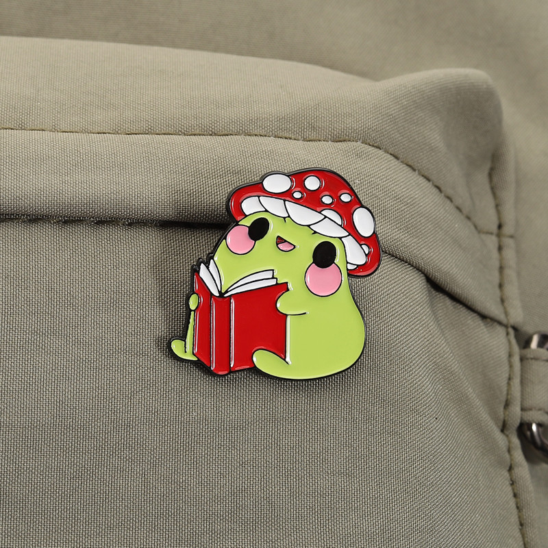 เข็มกลัดลายกบสตรอเบอร์รี่ดีไซน์น่ารัก สำหรับถุงเป้และของตกแต่ง - รูปที่ 3