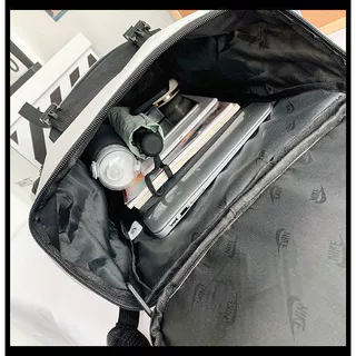 จัดส่งในประเทศไทยClassic Daily Backpack กระเป๋าแล็ปท็อปวัสดุกันน้ํา เหมาะสําหรับนักเรียน