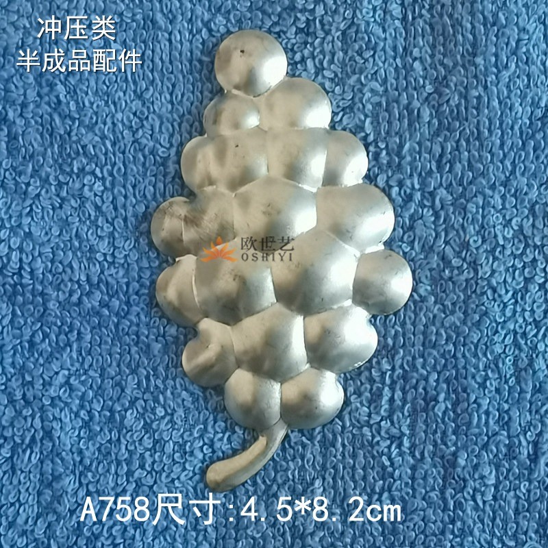 Iron Stamped FloralEuropean Art Semi-Finished A758 Plant Grape Bunch with Handle