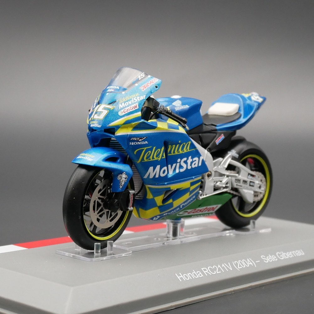 [คลังสินค้าพร้อม] ixo 1/18 Moto GP 2004 Honda RC211V Honda Motorcycle Alloy Toy Model 15 #