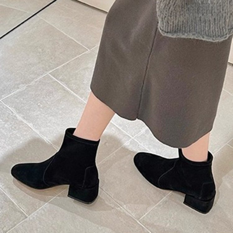 รองเท้าแฟชั่นสีดำส้นหนา ทรงท่อสั้นแขน สไตล์ใหม่สำหรับฤดูใบไม้ร่วงและหนาว ใส่ได้ทุกวัน มีความทนทานและกันลื่น - รูปที่ 3