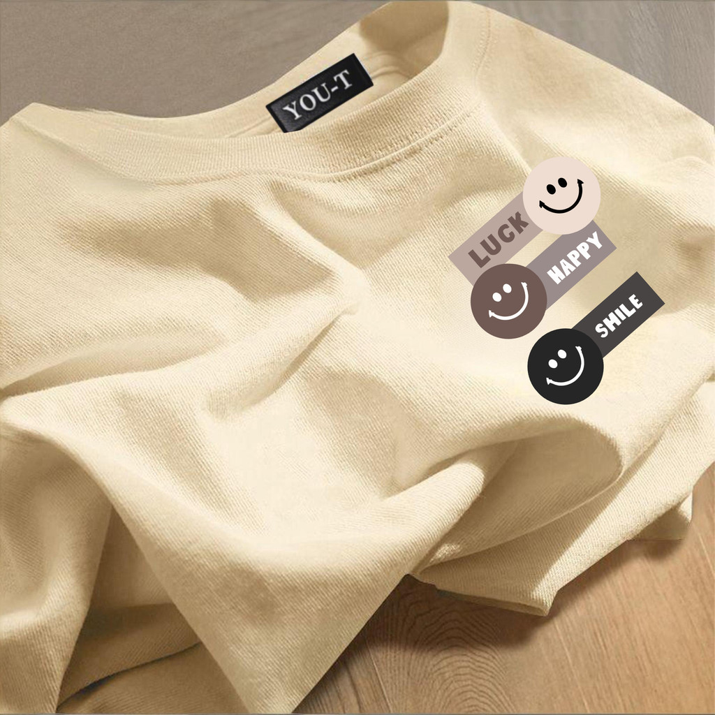T42.SHOP เสื้อเหลือง เสื้อน่ารัก Dachshundพิมพ์ลาย“LUCK”เสื้อเกาหลี โคตรนุ่ม OVERSIZEผ้าcotton100% เสื้อคอกลม【COD】