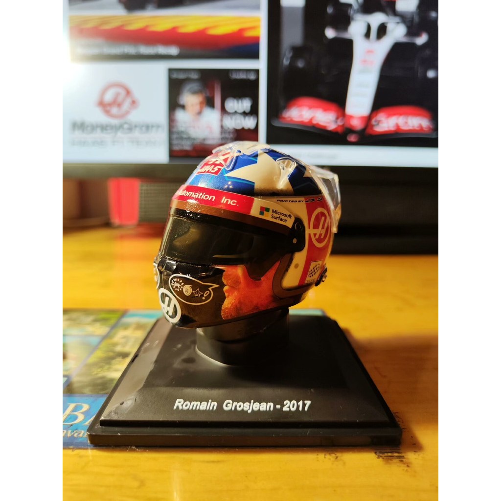 หมวกกันน็อค F1 รุ่น 1: 5 SPARK Grace Let 2017 หมวกกันน็อค Haas VF-17 F1 2017 หมวกกันน็อค Romain Gros