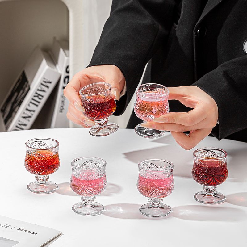 แก้วลายผีเสื้อ Small Cup mini หนึ่งในหรือสองถ้วยสีขาว Small Goblet High-End ในครัวเรือนถ้วยหนาแก้วลา