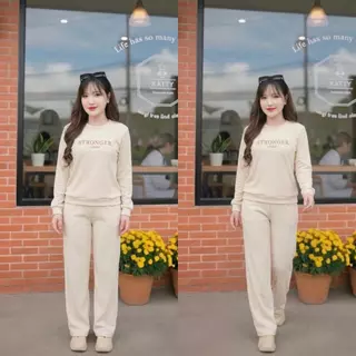 ชุดเซ็ต 2 ชิ้น แขนยาว ขายาว เสื้อคอกลม สกรีนลายตัวอักษร S330ผ้าวูลเวฟ กางเกงมีกระเป๋าข้าง มีเชือกรูด เอวยางยืด พร้อมส่ง