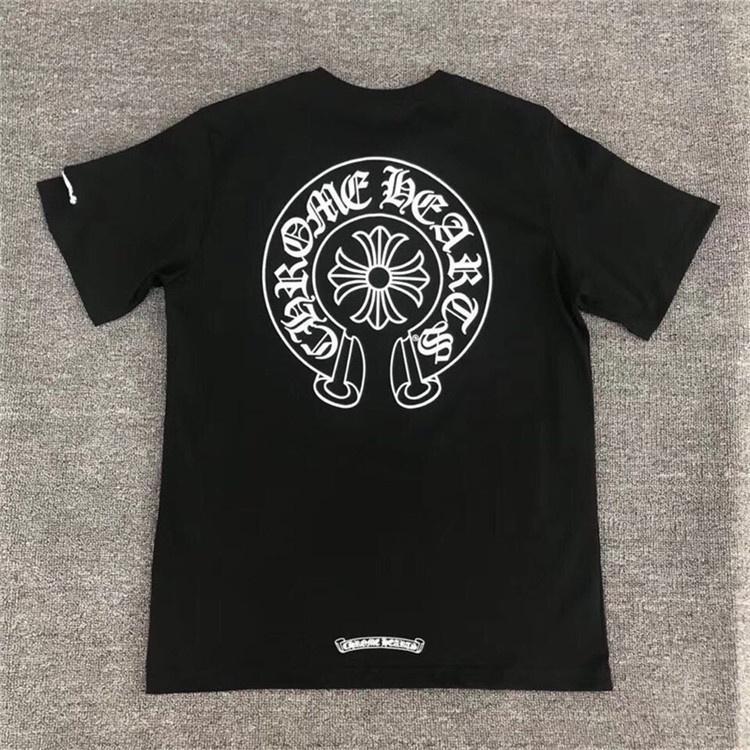 【เสื้อผู้ชาย】เสื้อยืดคอตตอนสำหรับคู่รัก Chrome Hearts แบบใหม่ หลวม ใส่สบาย และมีสไตล์แนวสตรีท เสื้อแฟชั่น