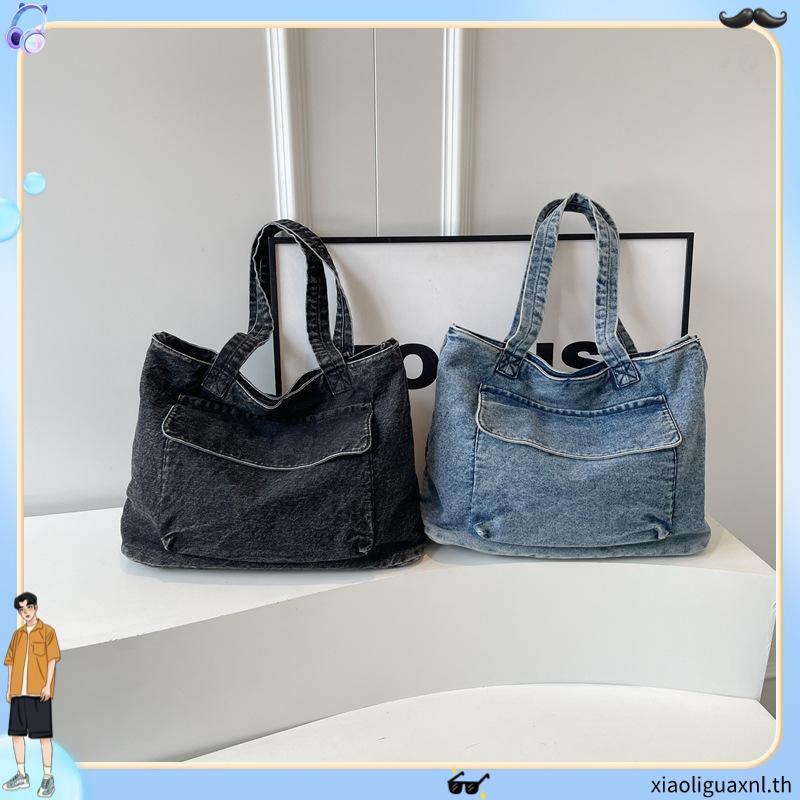 URTHE - กระเป๋ายีนส์ รุ่น BROKEN LOGO POCKET TB DENIM