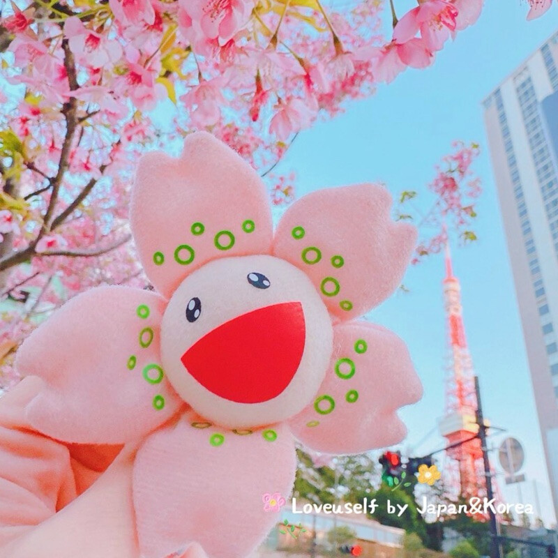 Takashi Murakami · พวงกุญแจจี้เข็มกลัด Cherry Blossom สีชมพู · เข็มกลัด Cherry Blossom