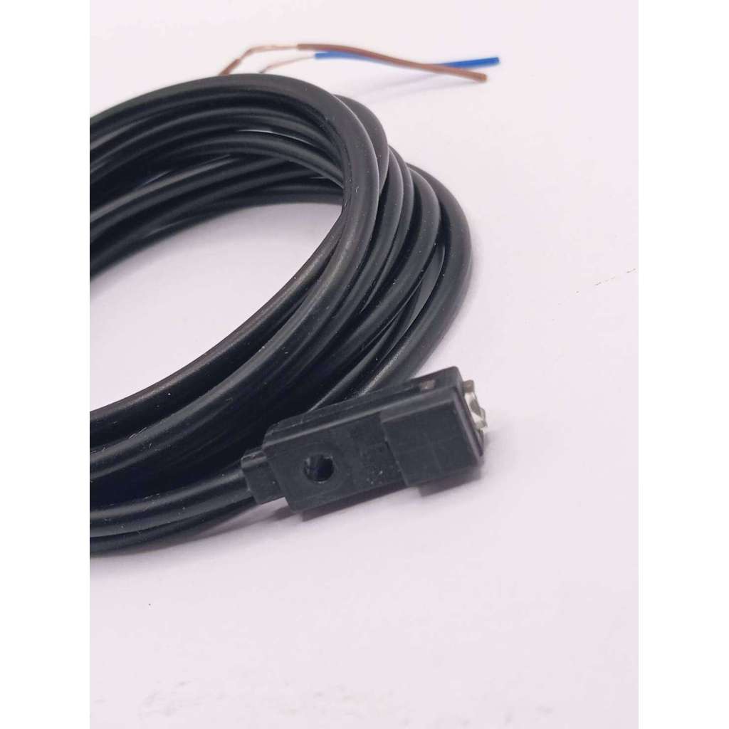 ทนทาน new GXL-8FU ซึ่งเป็นเซ็นเซอร์ตรวจจับวัตถุแบบใกล้ชิด (Inductive Proximity Sensor)
