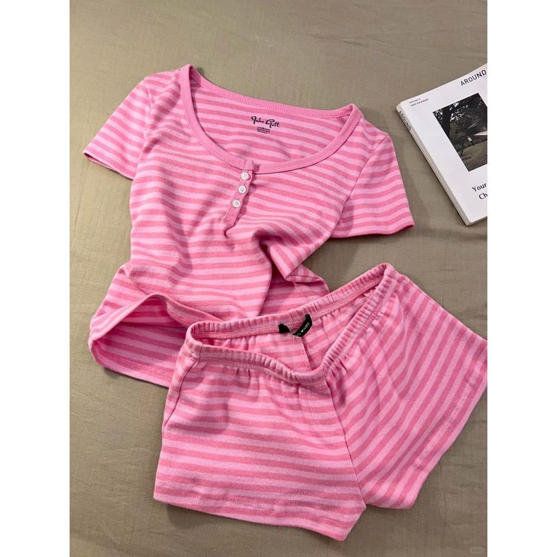 【พร้อมส่งในจีน】ชุดนอน ทั้งเซท เสื้อแขนสั้น สีชมพู น่ารัก แฟชั่นฤดูร้อน ใส่นอกบ้านได้ สำหรับผู้หญิง