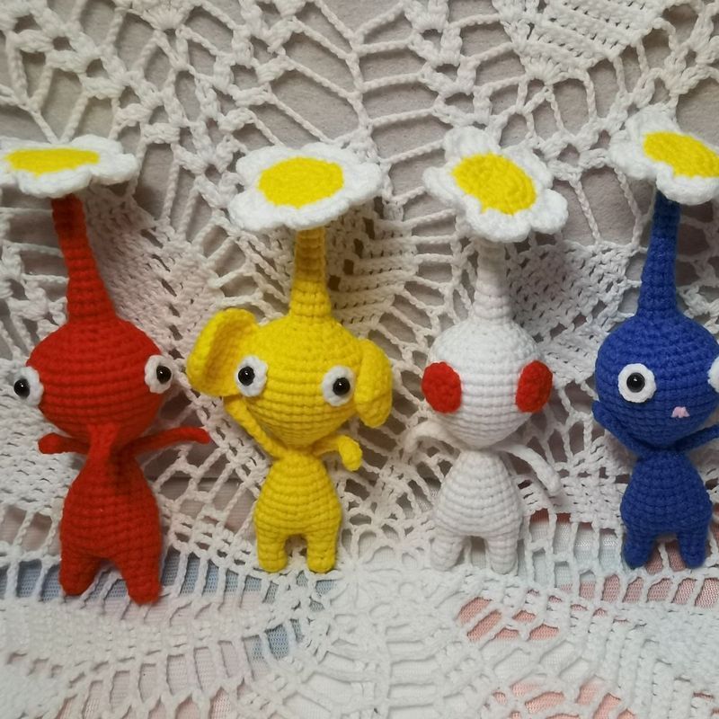 อะนิเมะญี่ปุ่น Mario Hand-Crocheted Pikmin พวงกุญแจกระเป๋าจี้สําเร็จรูป Niche ของขวัญขนสัตว์ตุ๊กตาถั