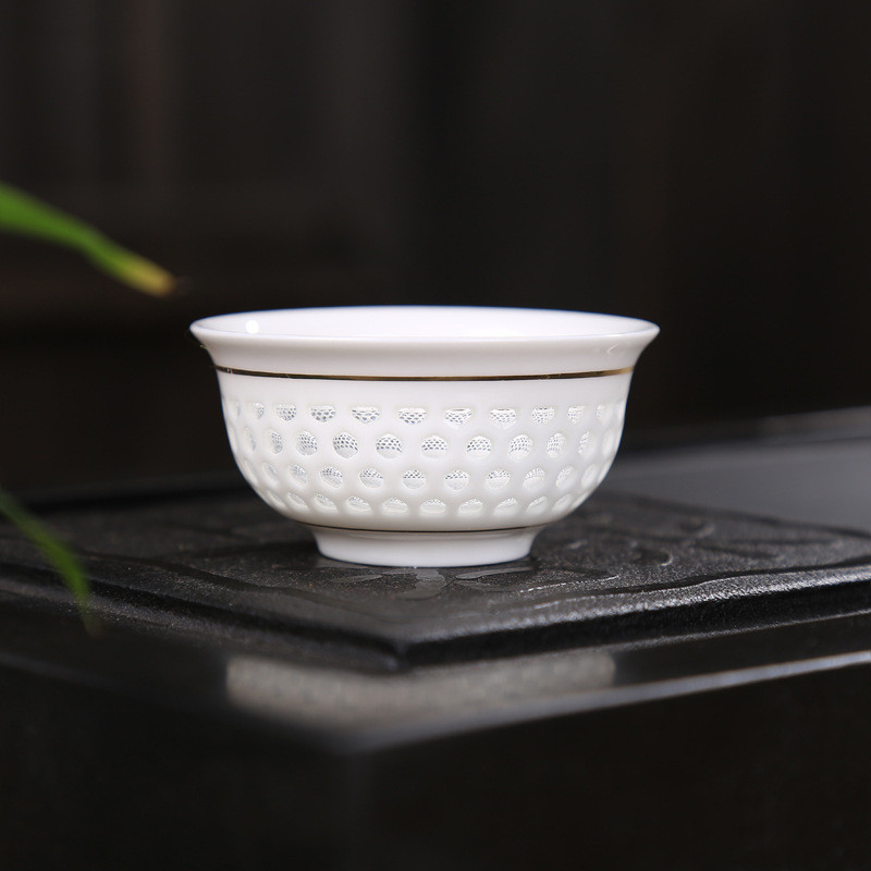 Lianzong Linglong กันน้ําชามชาถ้วยชาทั้งชุดเซรามิค Kung Fu ชุดชา Linglong Porcelain รังผึ้งถ้วยชา 0J