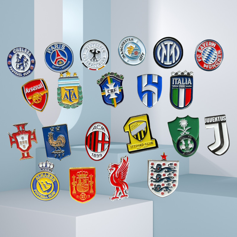 เข็มกลัด ตราทีม Huangliyard Badge โลหะผสมม้าที่ระลึก Badge Manchester City Club Crescent Moon Victor