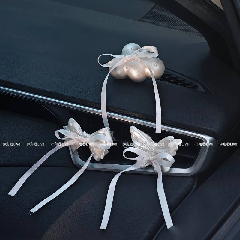 Pearl Bow Handmade Car Aromatherapy Car New Car Decoration Air Outlet Fragrance Car Decoration Light