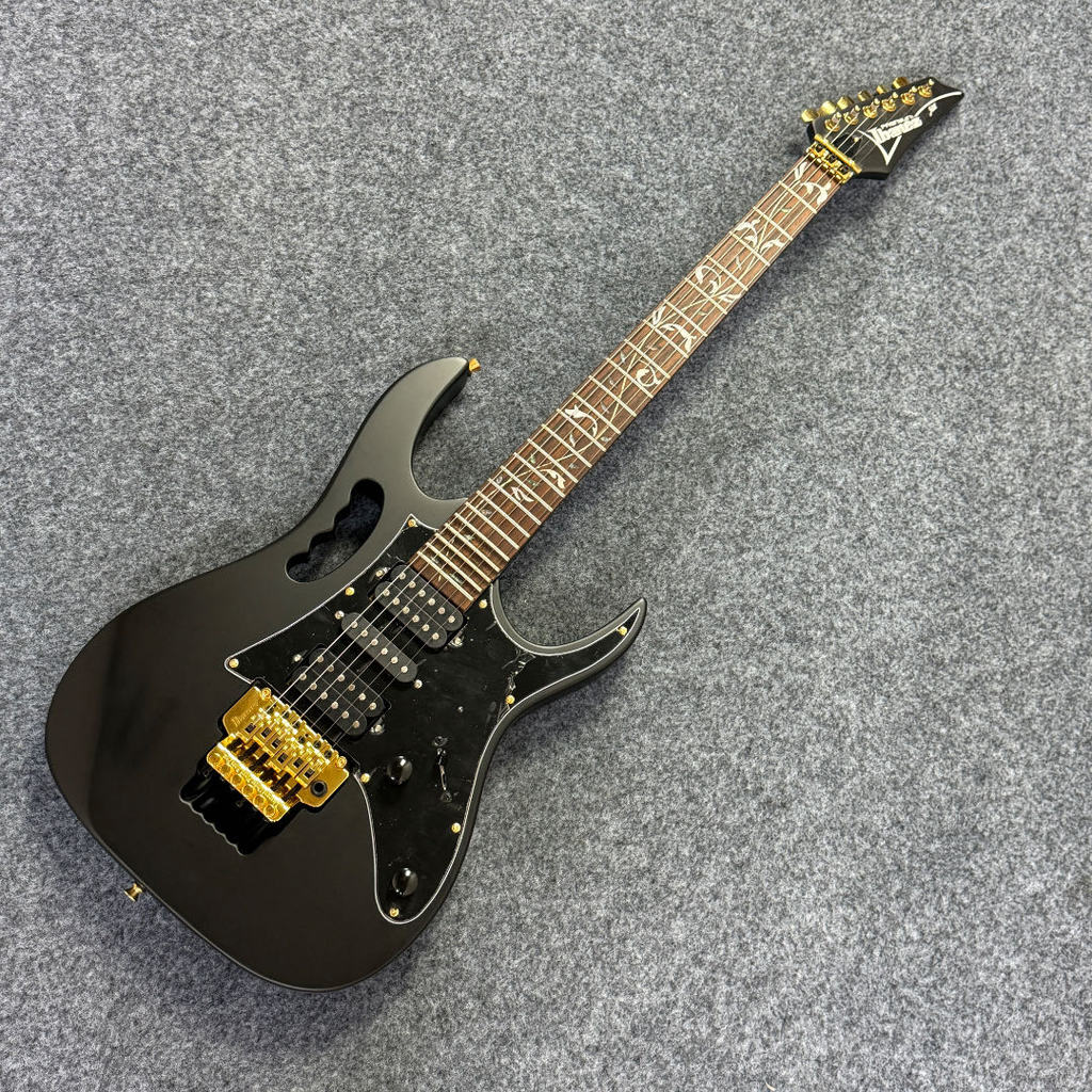 กีต้าร์ไฟฟ้า Ibanez Steve Vai Reissue Black Jem 7V