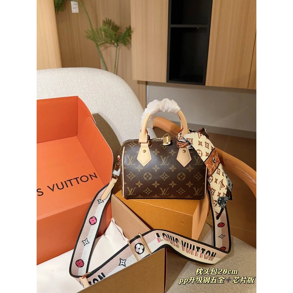 Louis Vuitton, LV +飞机箱 Speedy20头包尺寸20cm
