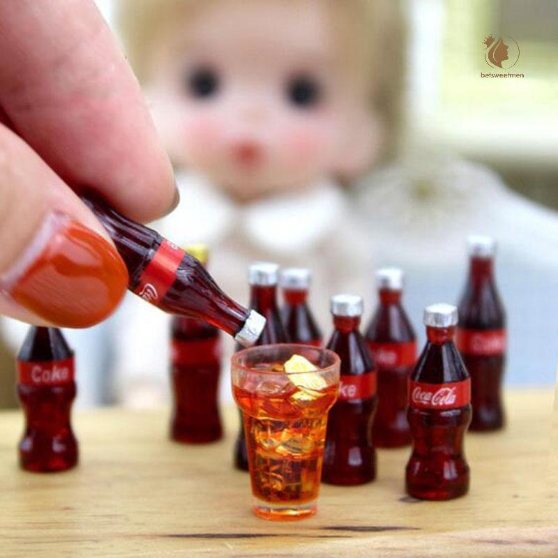 [PE] 1/12 Dollhouse Miniatures อุปกรณ์เสริมสําหรับตุ๊กตาเครื่องดื่มโค้กของเล่นในครัว TH