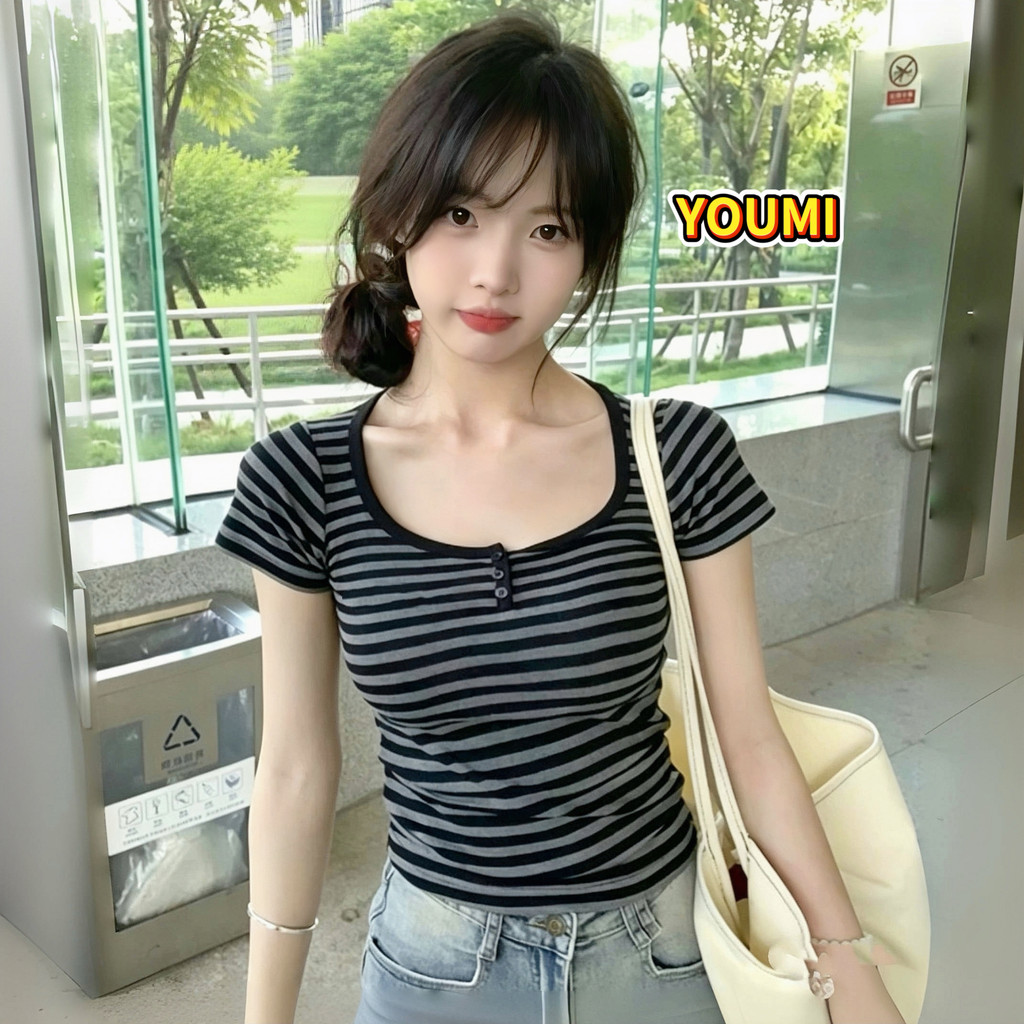 YOUMI ส่งไวจากไทย เสื้อยืดผู้หญิง คอU มีกระดุม ลายทาง แขนสั้น สไตล์เกาหลีน่ารัก ใส่สบาย