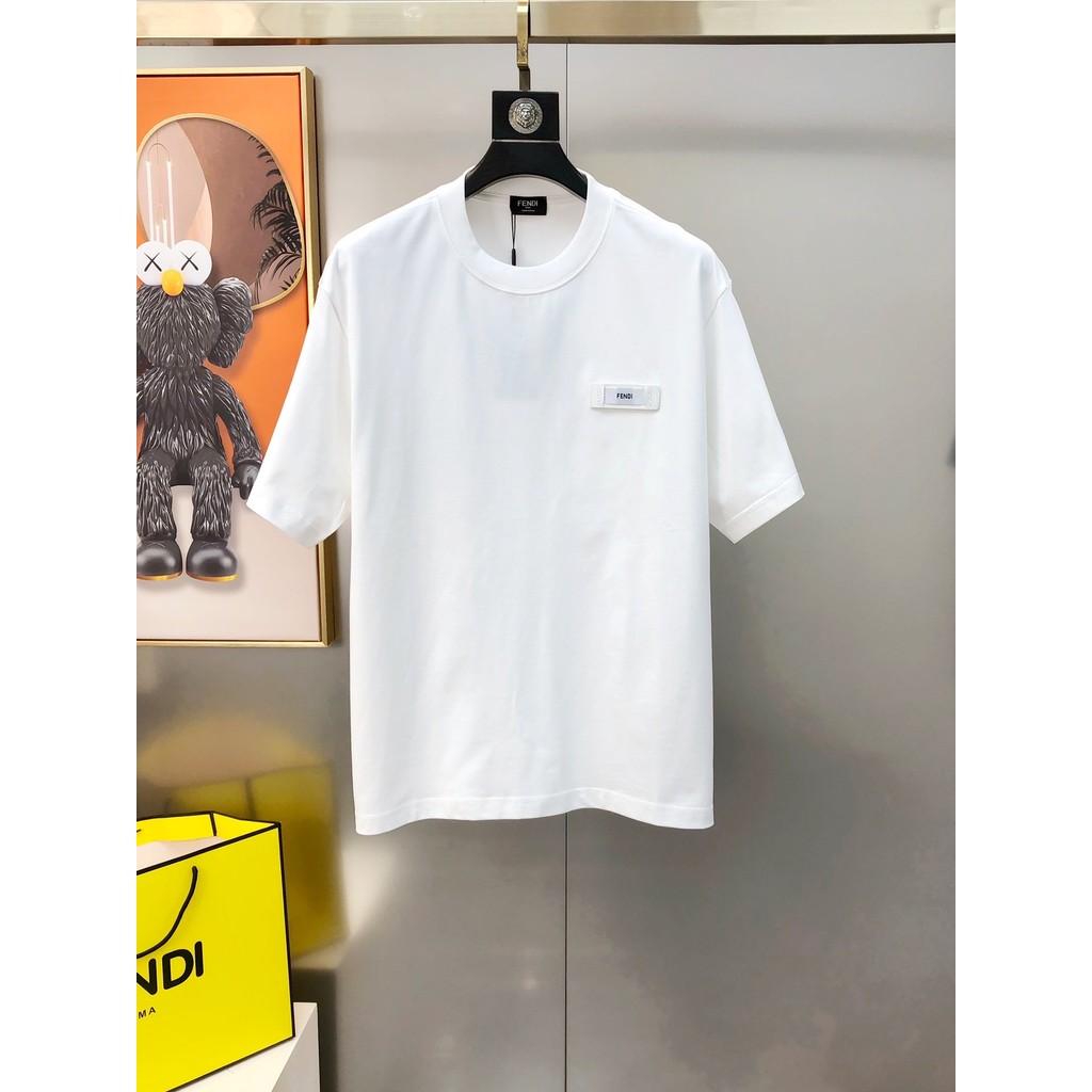 FENDI/FENDI 2026 ต้นฤดูใบไม้ผลิสไตล์ใหม่แขนสั้นเสื้อยืดผู้ชายผู้หญิงคู่สไตล์ High-End Bottoming เสื้