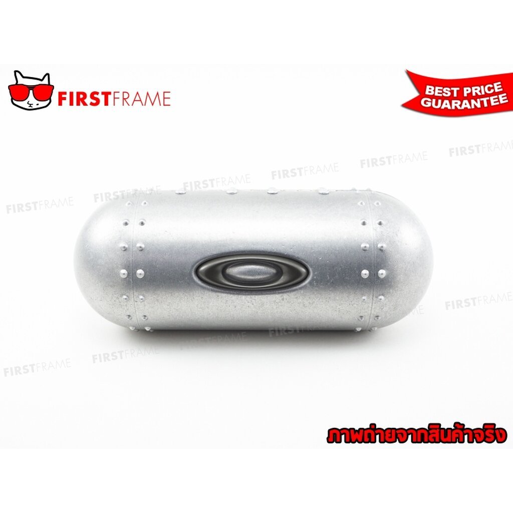 กล่องใส่แว่นกันแดด ของแท้ OAKLEY LARGE METAL VAULT CASE ผิวโลหะขัดลาย แต่ละชิ้นจะมีลวดลายเส้นจากการขัดที่ไม่ซ้ำกัน