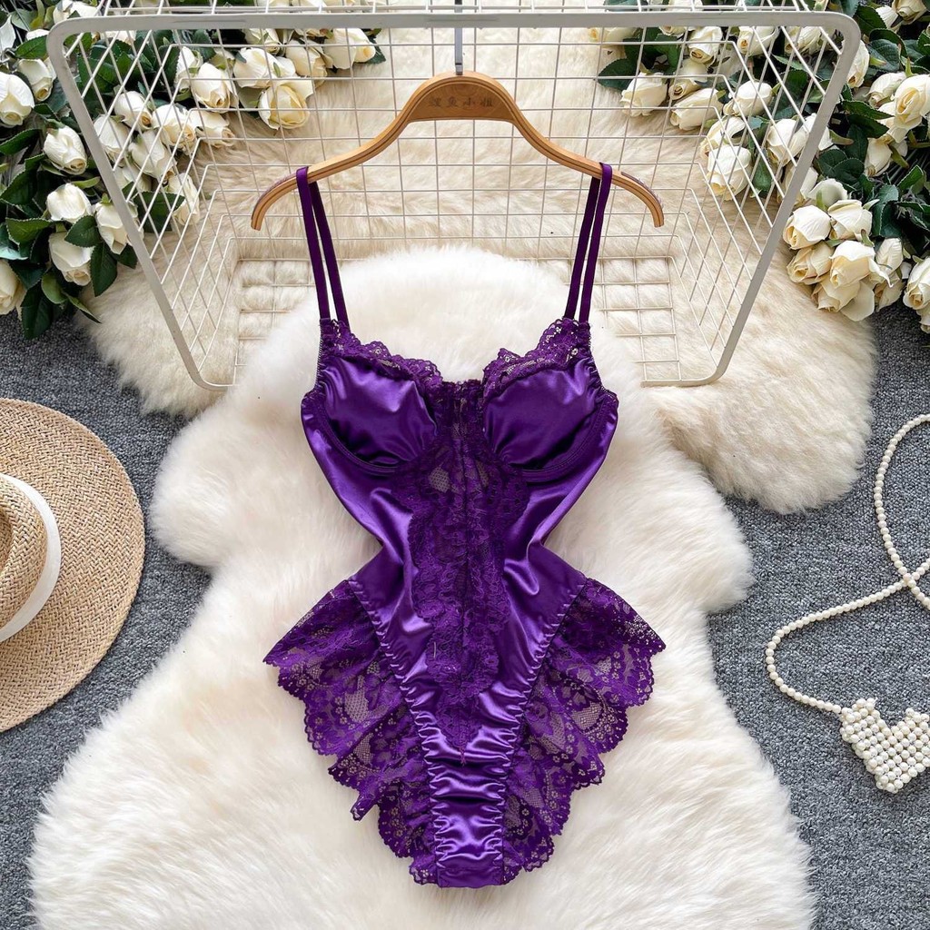 Pure Desire สลิงลูกไม้เย็บซาติน Jumpsuit สำหรับผู้หญิง ทรงกระชับเอวเพิ่มความสง่างาม