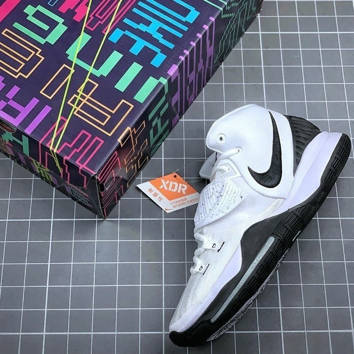 รองเท้าบาสเก็ตบอล KYRIE 6 Oreo