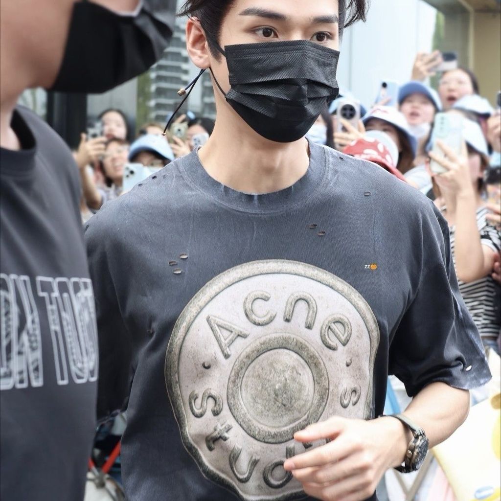 เสื้อยืด.Acne Studio แขนสั้น พิมพ์ลายสวยงาม