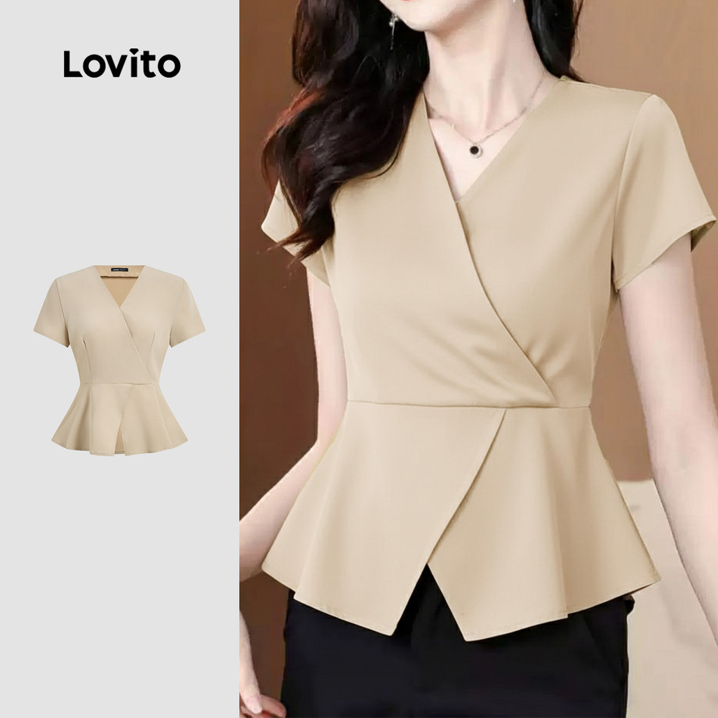 Lovito เสื้อเบลาส์ลําลองผ่าหน้าทรงพลีทฤดูใบไม้ผลิ/ฤดูร้อน สีคากี สําหรับผู้หญิง LK4ED849