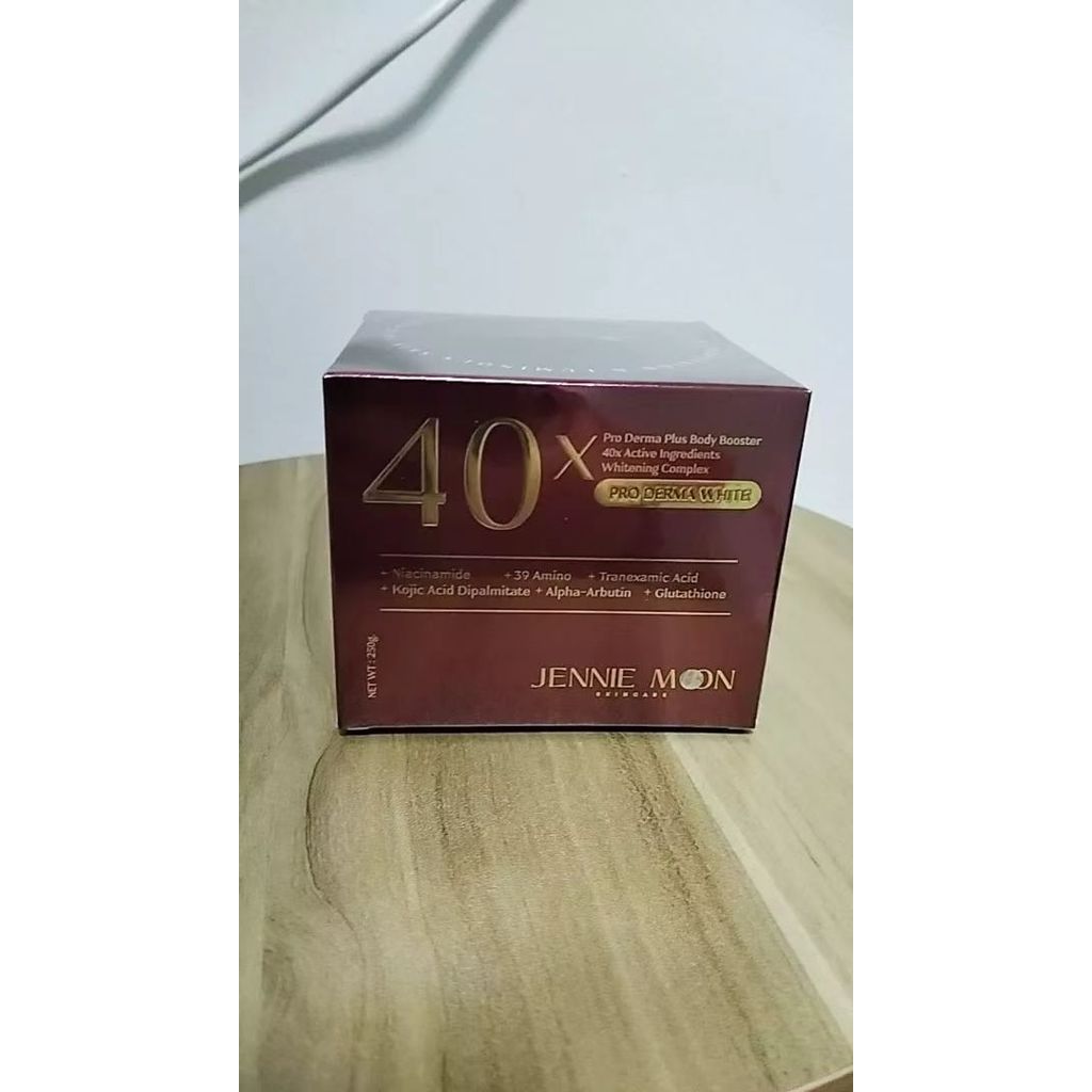 JENNIE MOON 40x Pro Derma Plus Body Cream: เพื่อบํารุงอย่างล้ําลึก Radiant Glow
