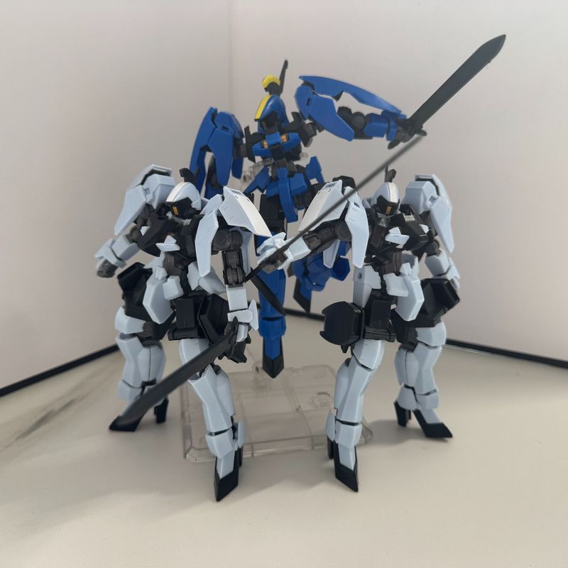 ใหม่โรงงานซ่อมรุ่น Graz Knight Tower เครื่อง McGillis รุ่น 1/14 4 Assembly Carl
