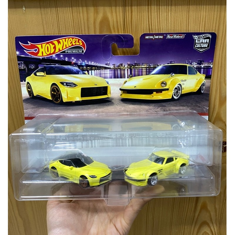 ชุด 2 ชิ้น HFF33 Hot Wheels Premium 2-Pack Nissan Z Proto/Nissan Fairlady