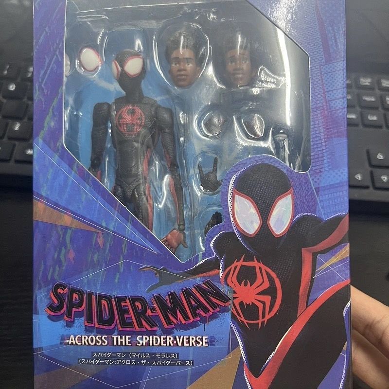 แกะสลักในประเทศ SHF Spider-Man Parallel Universe 2 แนวตั้งแนวนอนจักรวาล Gwins Daisy Super Movable