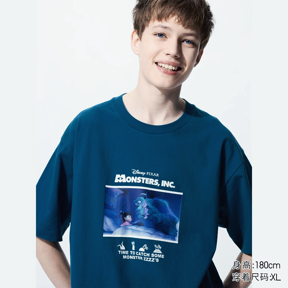 Uniqlo เสื้อยืดพิมพ์ลาย PIXAR สําหรับผู้ชายและผู้หญิง/เสื้อยืดแขนสั้น Pixar New Edition 485308