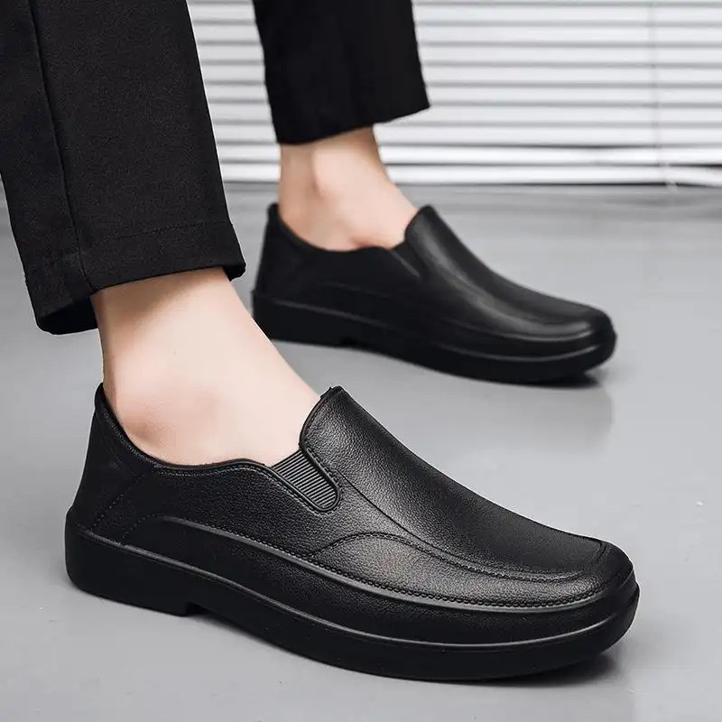 ผู้ชายBaotou Slip-On Overalls EVA Anti-Slipทนต่อการสึกหรอรองเท้าครัวรองเท้ากันน้ํา
