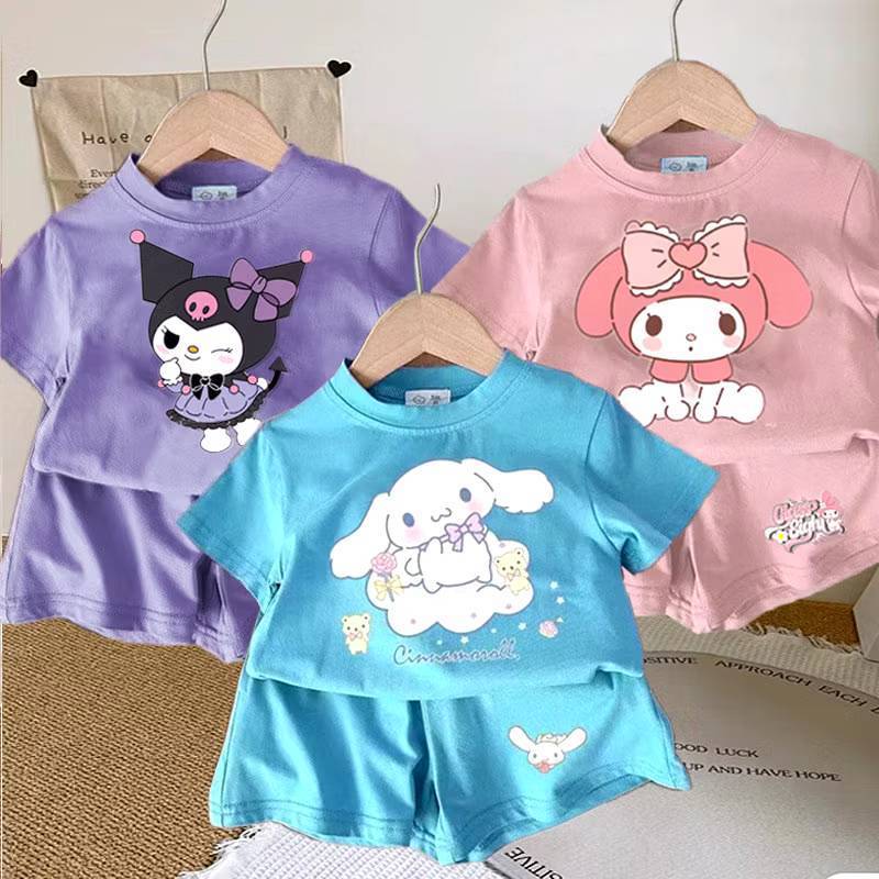พร้อมส่ง🎀ชุดเซ็ท2ชิ้น เสื้อยืด+กางเกงขาสั้น ลายการ์ตูนน่ารักๆ เนื้อผ้าใส่สบาย