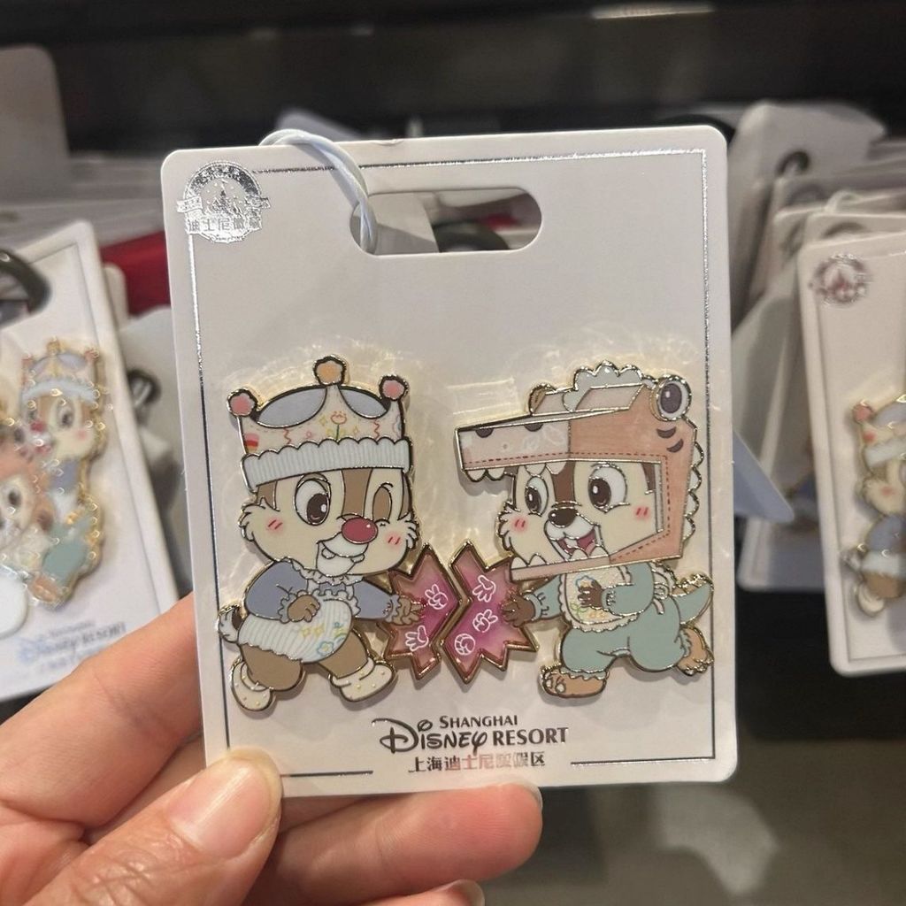 Shanghai Disney Domestic Daigou Fairy Tale Kingdom Chip n Dale Chris Badge Collection Cute pin Excha