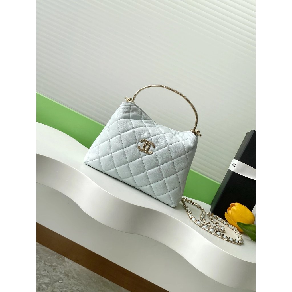 CHANEL กระเป๋าลังอาหารมือจับ ออกแบบโลโก้และสายโซ่หรูหรา