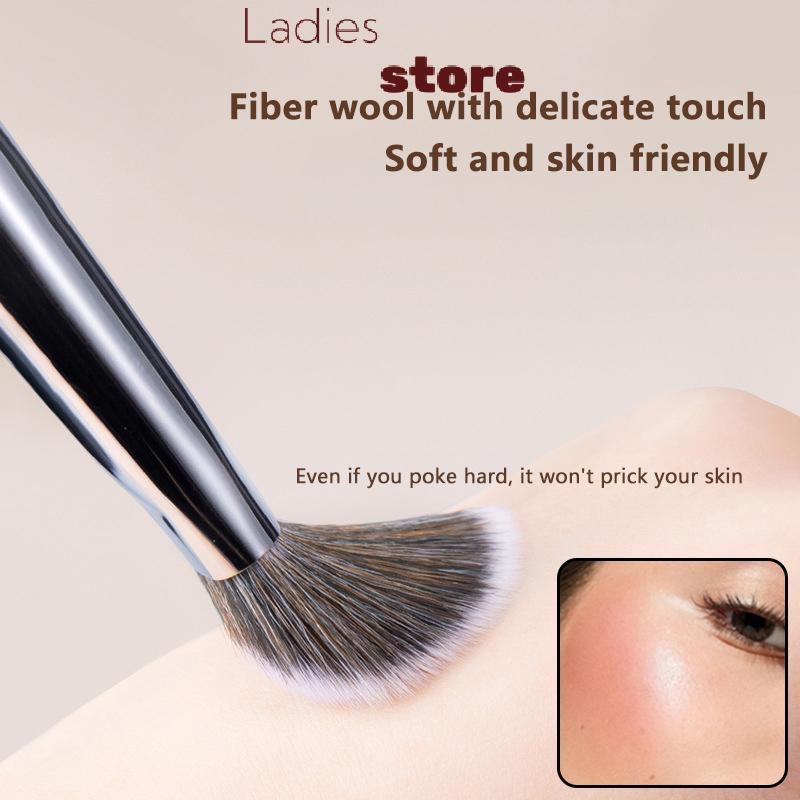 KTH Slope Blush Brush Soft Synthetic Blush Sculptant รูปที่ 4